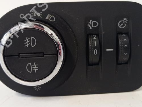 Used Headlight switch OPEL CORSA D (S07) 1.3 CDTI (L08, L68) (75 hp) 7401629