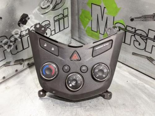 climate-control-chevrolet-aveo-hatchback-t300-2011-36918203 main image