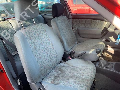 Sikkerhetsbelte foran høyre Sikkerhetsbelte foran høyre TOYOTA STARLET (_P9_) 1.3 (EP91_, EP91R) (75 hp) 36933718 36933718