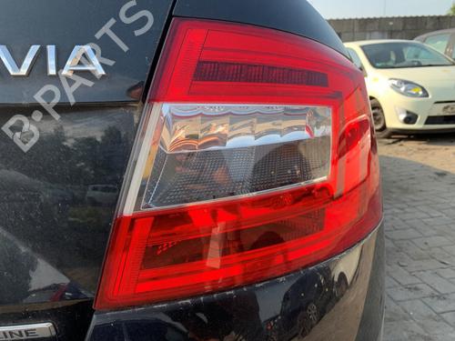 Used Right taillight Right taillight 39003702 39003702