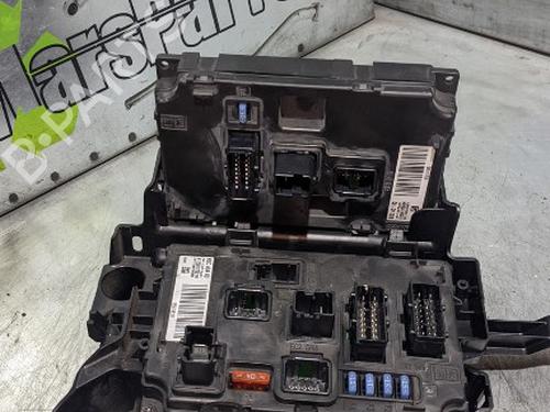Used Fuse box Fuse box 36918568 36918568
