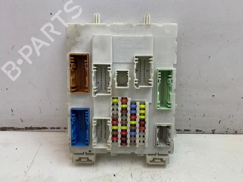Used Fuse box Fuse box 38757918 38757918
