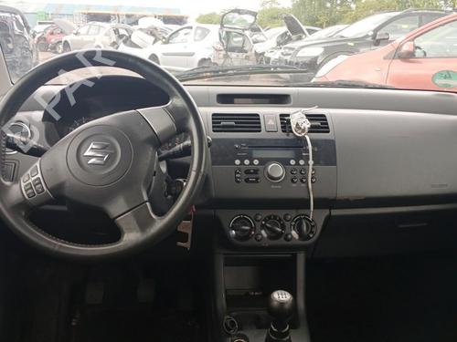 display-monitor-suzuki-swift-iii-mz-ez-2005-36933587 main image