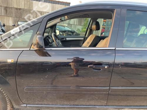 Used Left front door Left front door 39069447 39069447