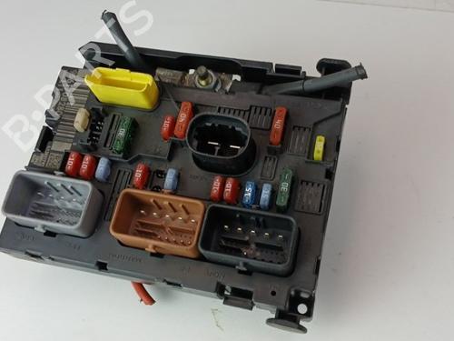 Used Fuse box Fuse box 36925824 36925824