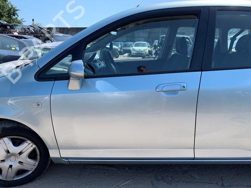 Used Left front door Left front door 39069433 39069433