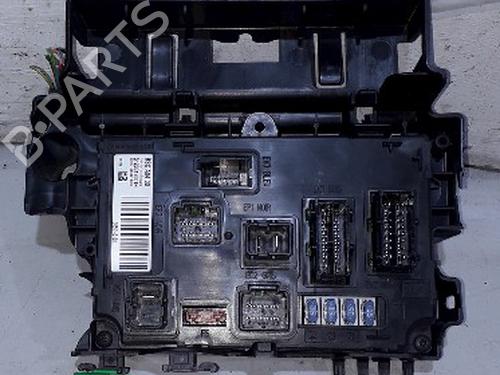Used Fuse box Fuse box 36928207 36928207