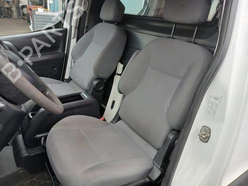 front-right-seatbelt-peugeot-partner-box-bodympv-2008-36932677 main image