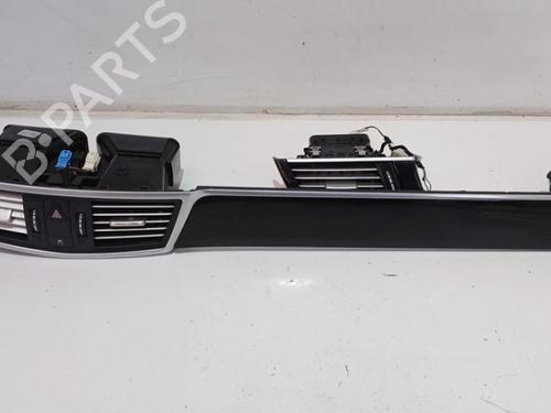 air-vent-mercedes-benz-e-class-t-model-s212-2009-2010-2011-2012-2013-2014-2015-2016-36924804 main image