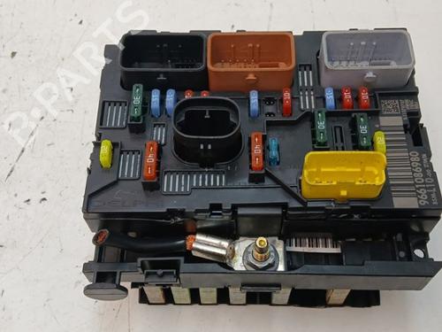 Used Fuse box Fuse box 36931376 36931376