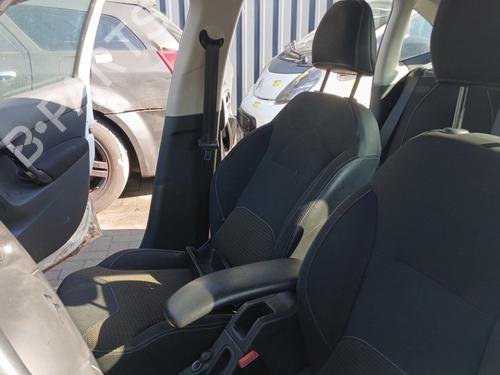 front-right-seatbelt-citroen-c3-ii-sc_-2009-36932351 main image