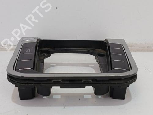 middle-console-vw-passat-b8-variant-3g5-cb5-2014-36923938 main image