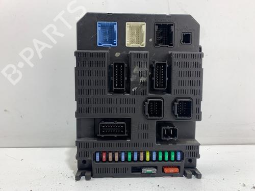 Used Fuse box Fuse box 36919235 36919235