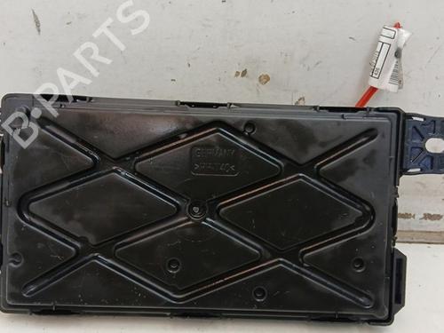 Used Fuse box Fuse box 37611560 37611560
