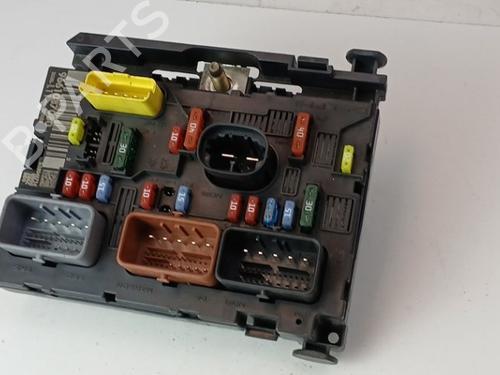 Used Fuse box Fuse box 36925822 36925822