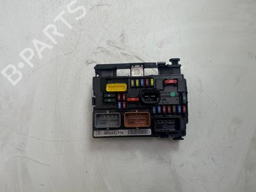 Used Fuse box Fuse box 38434635 38434635