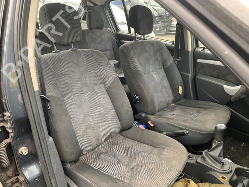 front-right-seatbelt-dacia-sandero-2008-36930130 main image