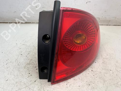 Piloto trasero derecho Piloto trasero derecho SEAT ALTEA (5P1) 1.6 (102 hp) 36931422 36931422