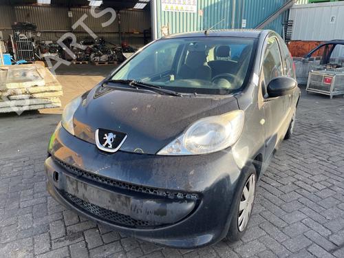 Used Left front steering knuckle Left front steering knuckle PEUGEOT 107 (PM_, PN_) 1.0 (68 hp) 39908405 39908405