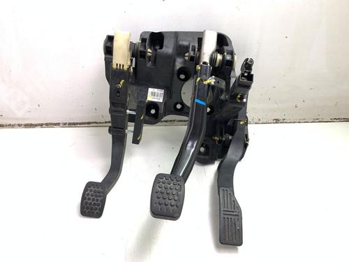 Used Clutch pedal Clutch pedal 38434620 38434620