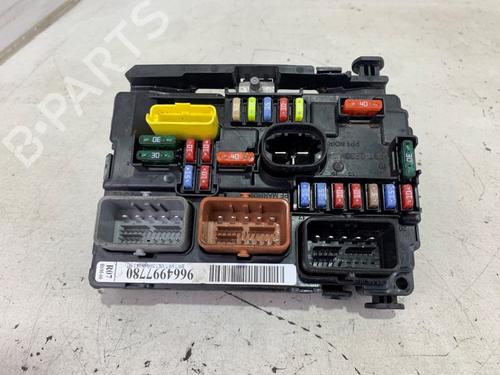 Used Fuse box Fuse box 36925826 36925826