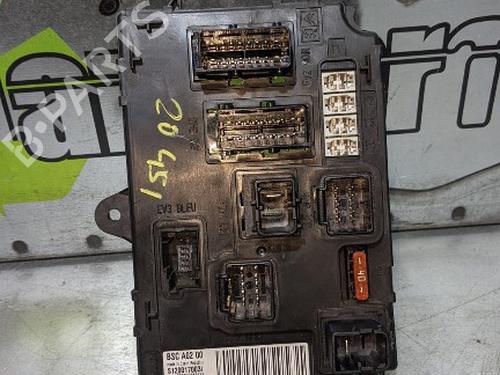 Used Fuse box Fuse box 36928211 36928211