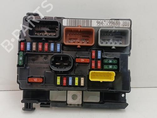 Used Fuse box Fuse box 36932910 36932910