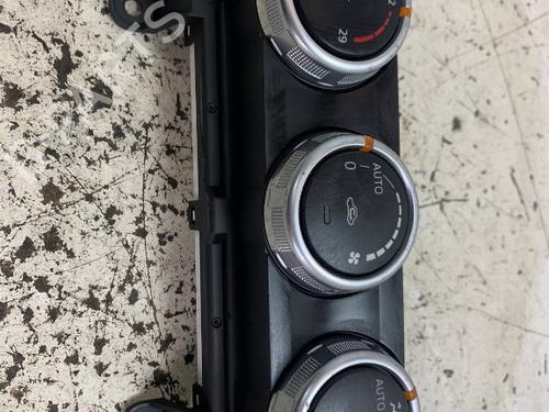 climate-control-mazda-cx-3-dk-2015-36927175 main image