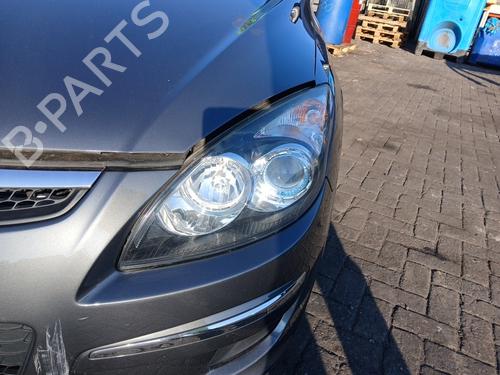 Left headlight HYUNDAI i30 Estate (FD) 1.4 | BP40491382C28 - Image 2
