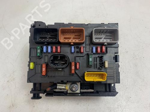 Used Fuse box Fuse box 36927729 36927729
