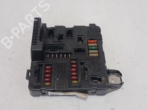 Sikringsdåse Sikringsdåse RENAULT SCÉNIC II (JM0/1_) 2.0 (JM05, JM0U, JM1N, JM1U, JM2V) (135 hp) 36924936 36924936