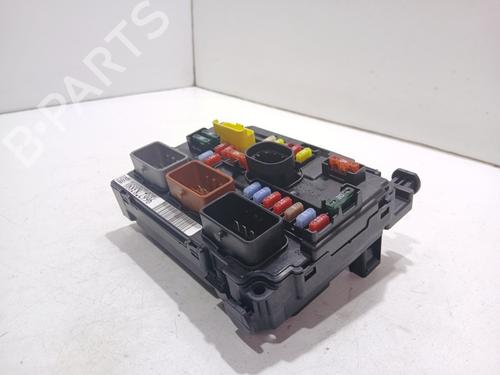Used Fuse box Fuse box 36922235 36922235