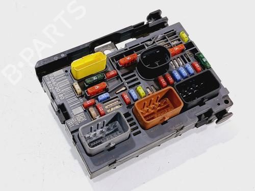 Used Fuse box Fuse box 36921731 36921731