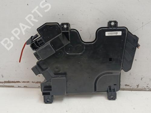 Used Fuse box Fuse box 37670980 37670980