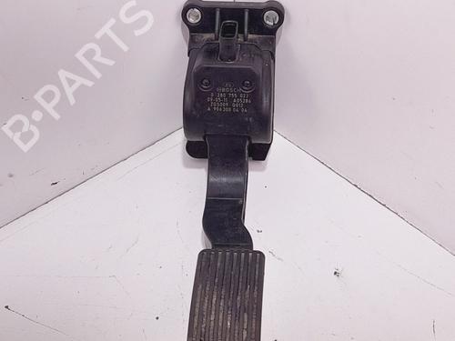 Pedal Pedal MERCEDES-BENZ VITO / MIXTO Van (W639) 111 CDI (639.601, 639.603) (116 hp) 36919441 36919441