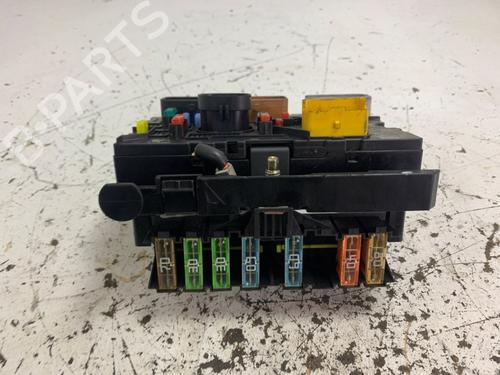 Used Fuse box Fuse box 36927166 36927166