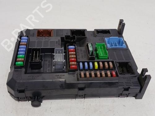 Used Fuse box Fuse box 36925735 36925735