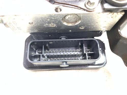 ABS pump PEUGEOT 108 1.0 VTi | BP38434661M43 - Image 5