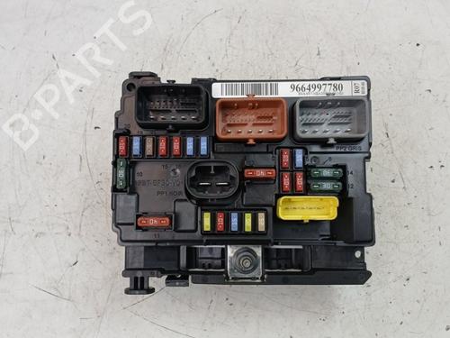 Used Fuse box Fuse box 36931060 36931060