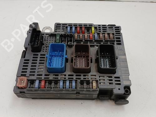 Used Fuse box Fuse box 36933849 36933849