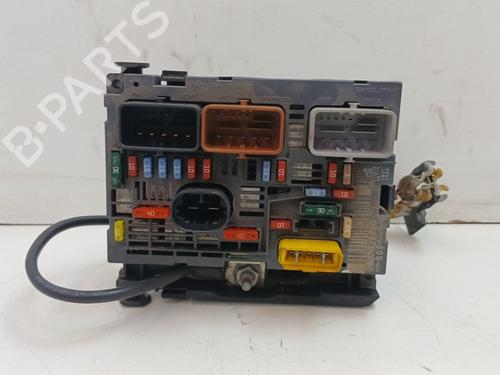 Used Fuse box Fuse box 37435659 37435659