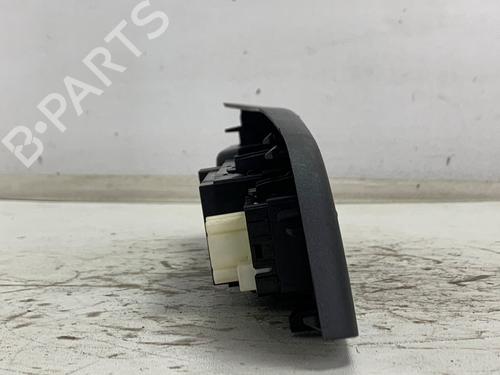 switch-nissan-micra-v-k14-2016-36926519 main image