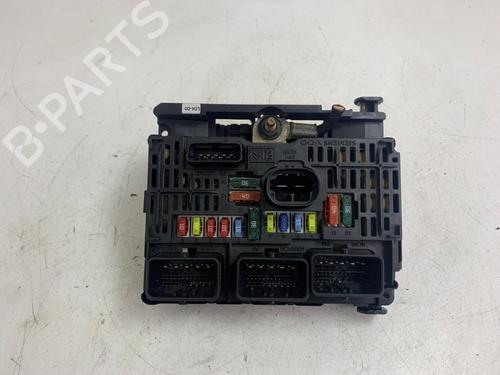 Used Fuse box Fuse box 36927820 36927820