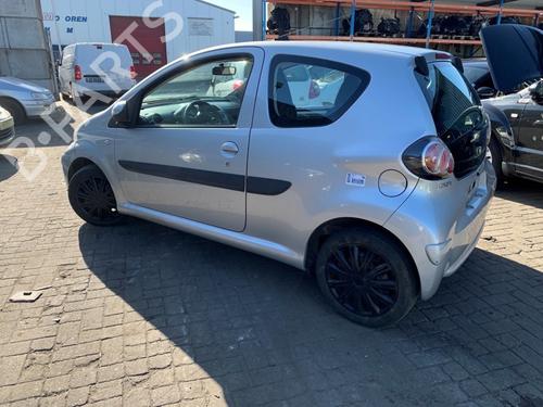 rubber-door-seal-toyota-aygo-_b1_-2005-2006-2007-2008-2009-2010-2011-2012-2013-2014-36930490 main image