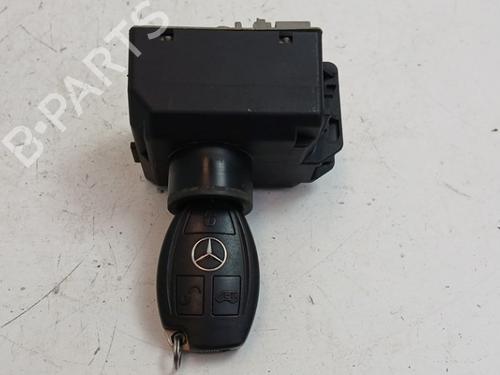 switch-mercedes-benz-vito-van-w447-2014-36928995 main image