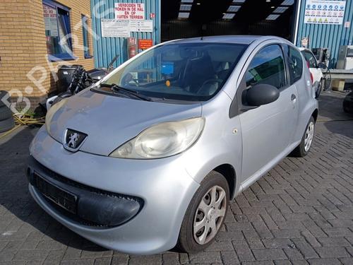 Used ABS pump ABS pump PEUGEOT 107 (PM_, PN_) 1.0 (68 hp) 40282533 40282533