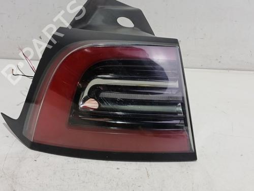 Used Left taillight Left taillight TESLA MODEL 3 (5YJ3) EV AWD (351 hp) 40035398 40035398