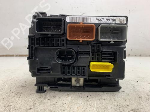 Used Fuse box Fuse box 36929643 36929643