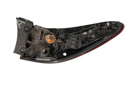 left-taillight-renault-kadjar-ha_-hl_-2015-38216934 main image