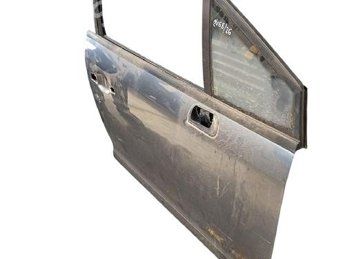 Used Right front door Right front door 38205932 38205932